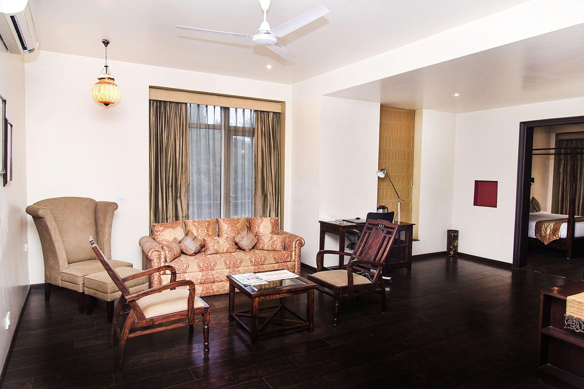 Mantra Amaltas Otel Yeni Delhi Dış mekan fotoğraf