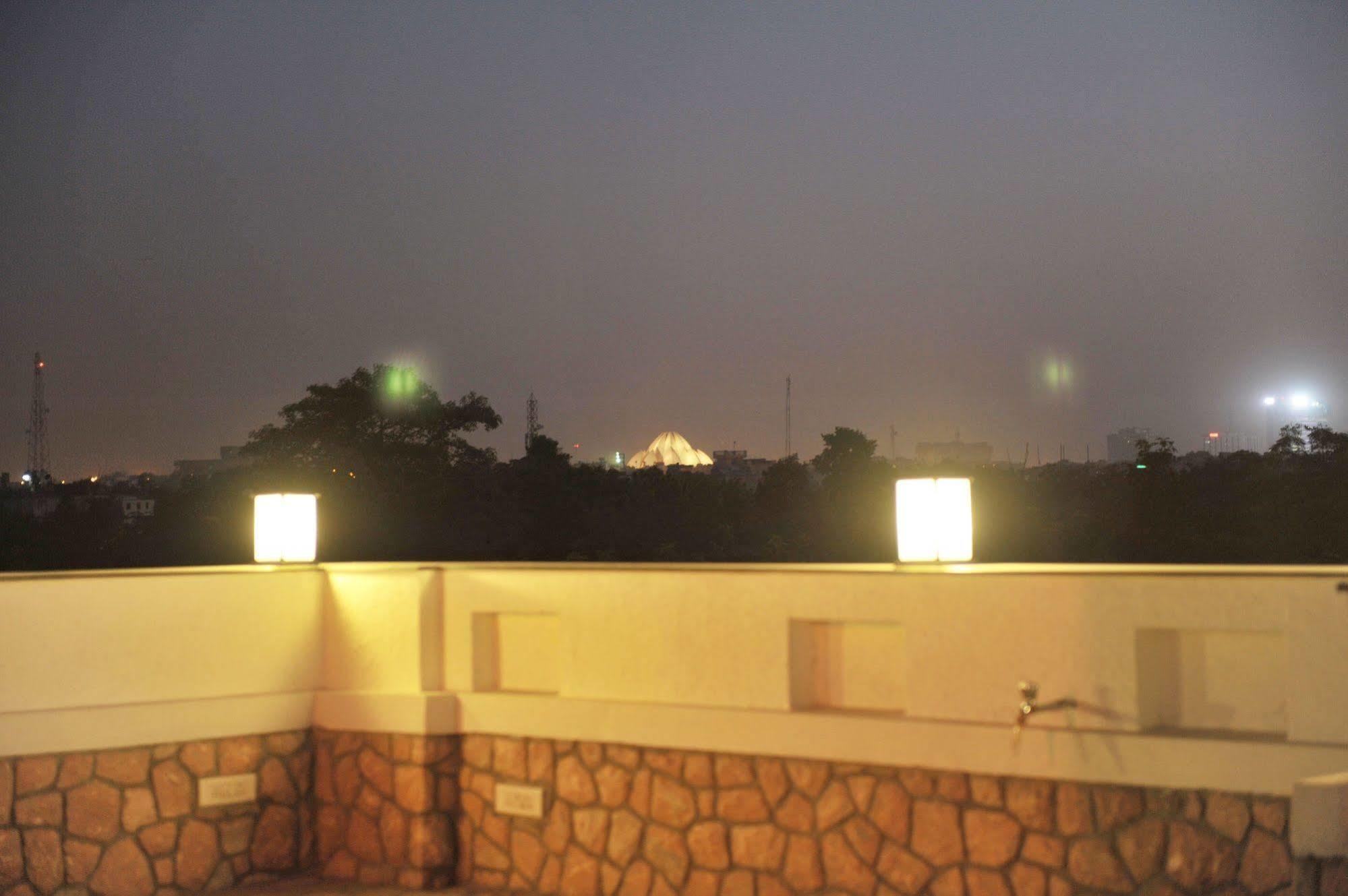 Mantra Amaltas Otel Yeni Delhi Dış mekan fotoğraf